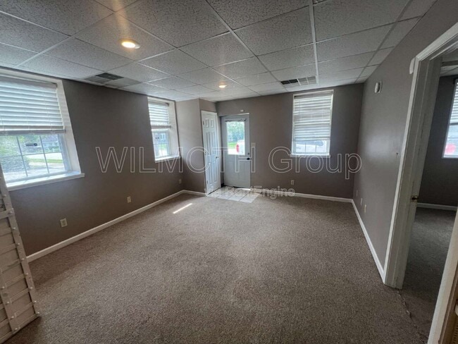 Building Photo - 108 Walnut St