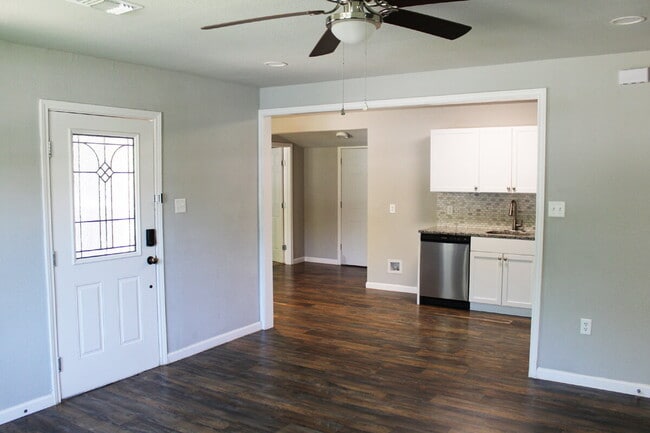 Building Photo - Charming 3-Bedroom, 2-Bath home – Perfect Fort Worth Living!