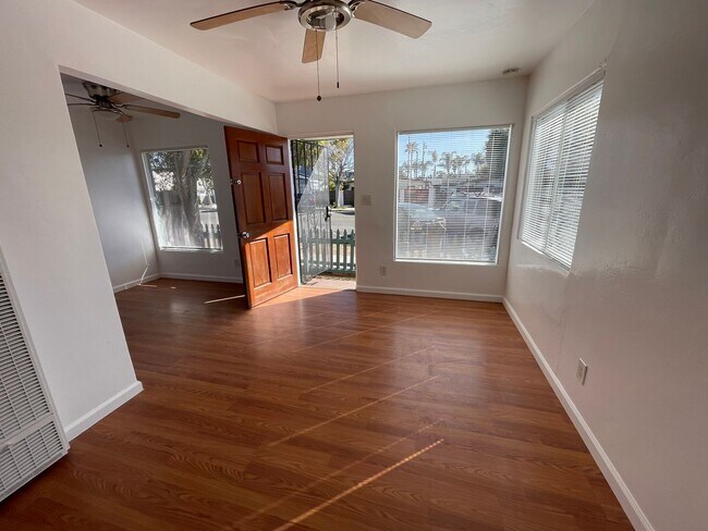 Building Photo - Voltaire Duplex