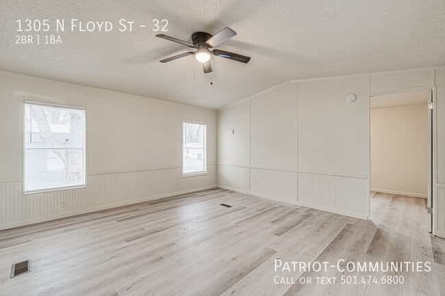 Building Photo - 1305 N Floyd St