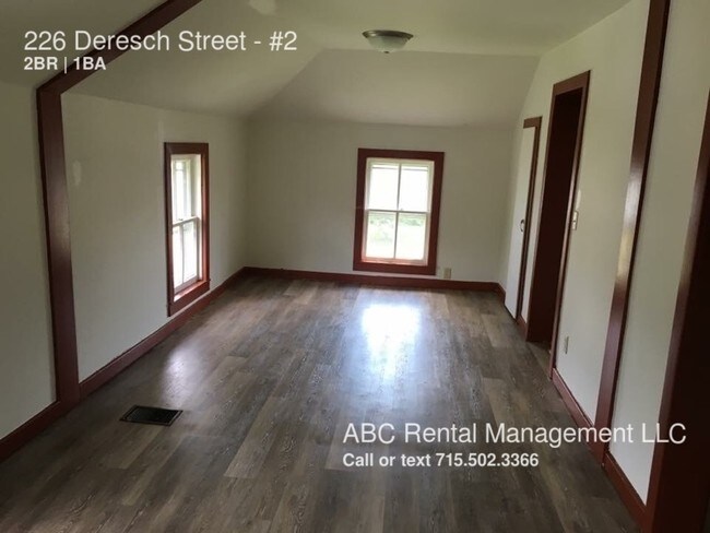 Building Photo - 226 Deresch St