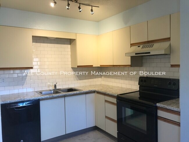 Foto del edificio - 5540 Stonewall Pl