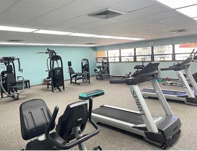 Foto del edificio - 6070 NW 64th Ave
