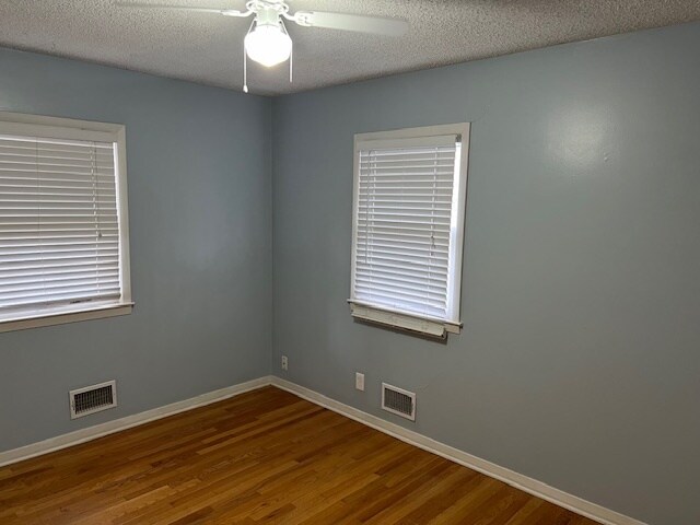 Foto del edificio - 9429 Craig Dr