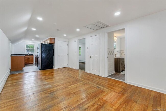 Foto del edificio - 428 Powell Ave