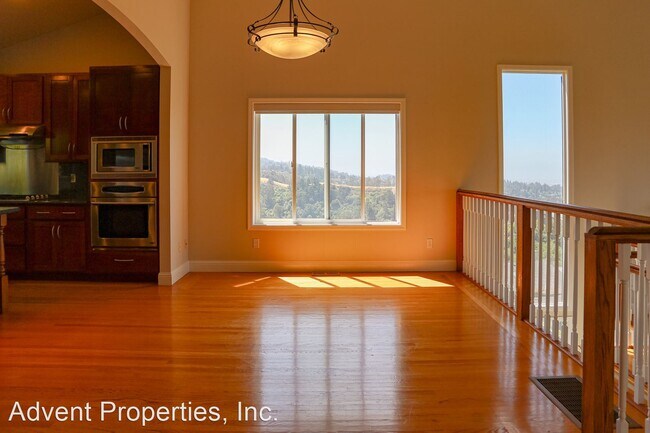 Building Photo - 3 br, 3 bath House - 9 Clipper Hill