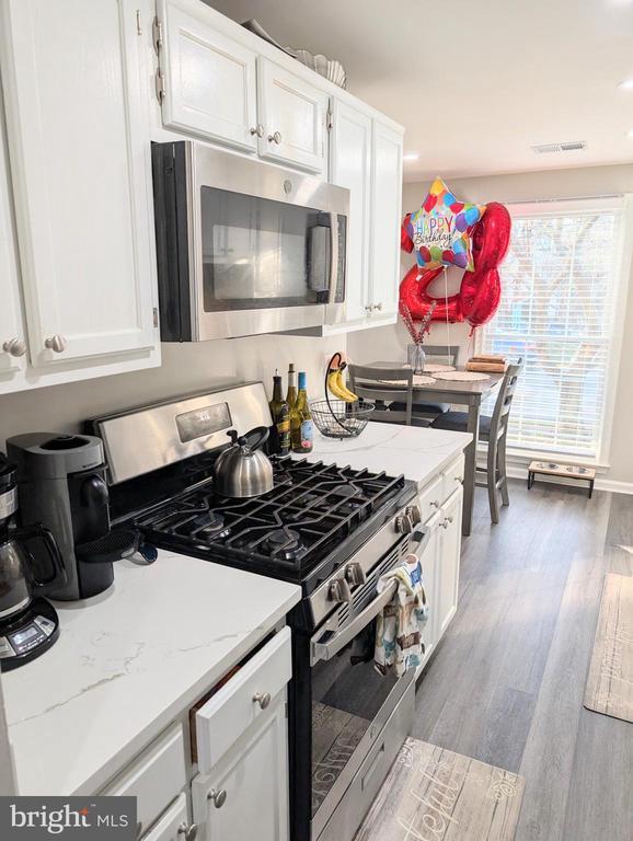 Foto del edificio - 14491 Black Horse Ct