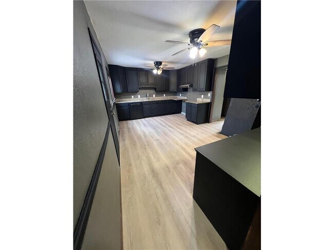 Foto del edificio - 2345 County