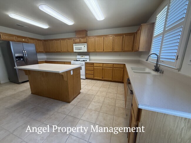 Foto del edificio - 1245 Oak Haven Way