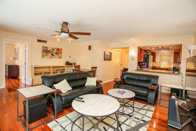 Building Photo - ***2BED/2BATH***SEASONAL***FURNISHED***CAR...