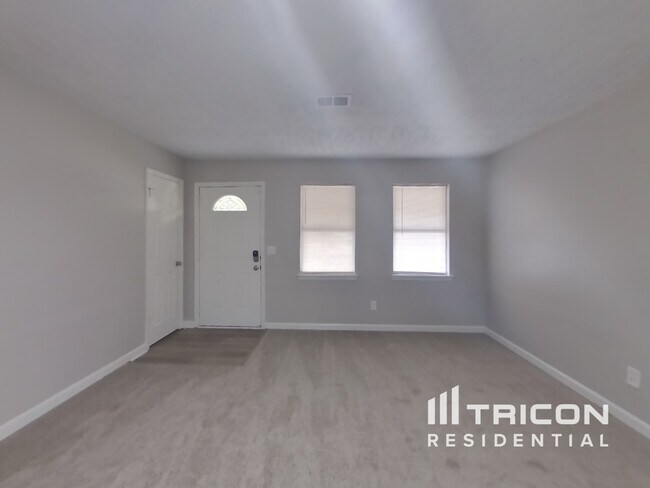Building Photo - 5875 S Quail Dr