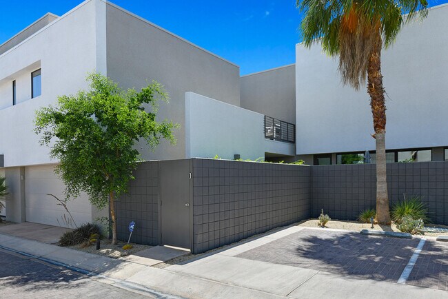 Foto del edificio - 1456 E Baristo Rd