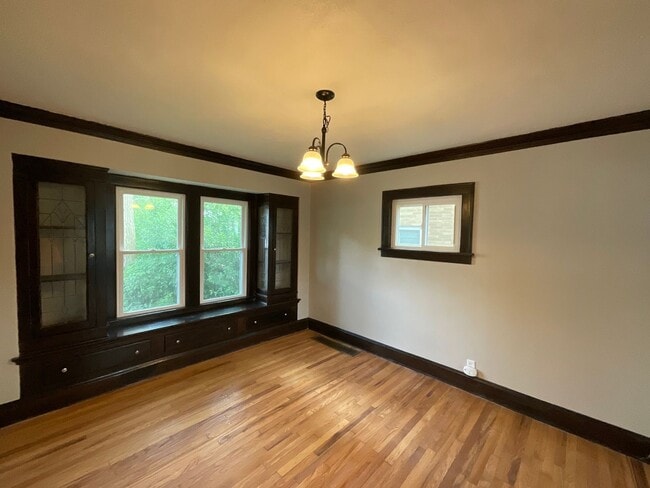 Building Photo - 3433 Lucerne Ave