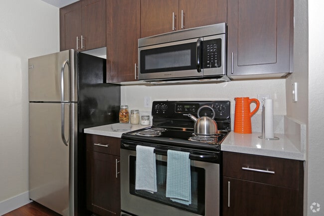 1BD, 1BA - The Beringer - Folsom Ranch Apartments
