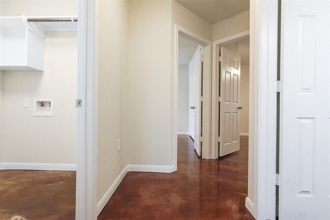 Foto del edificio - 5610 Highline Dr