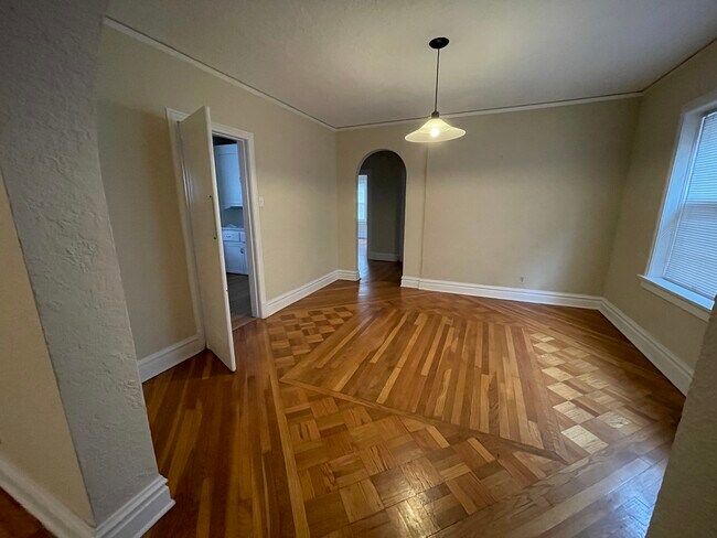 Dining room - 7315 Lindell Blvd