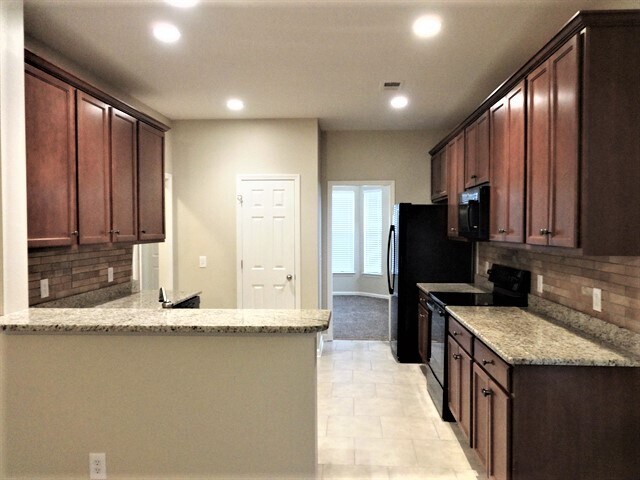 Building Photo - 245 Old Savannah Dr