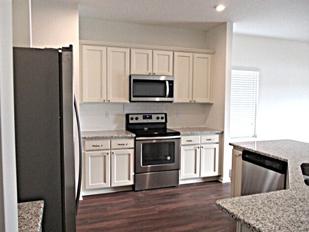 Building Photo - 8146 Golden Bamboo Dr