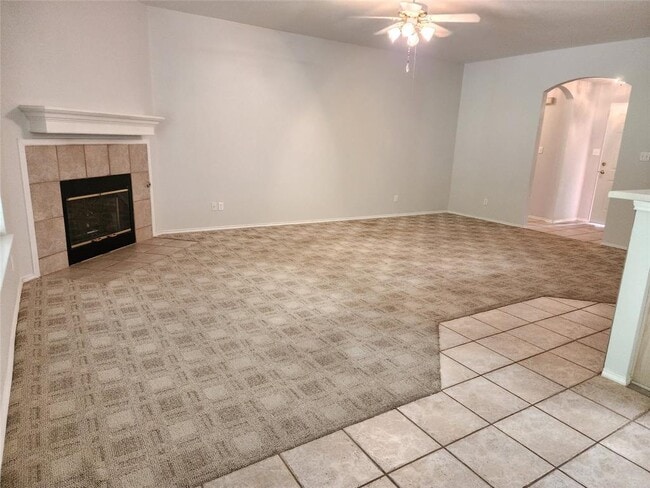 Building Photo - 2600 Willow Way