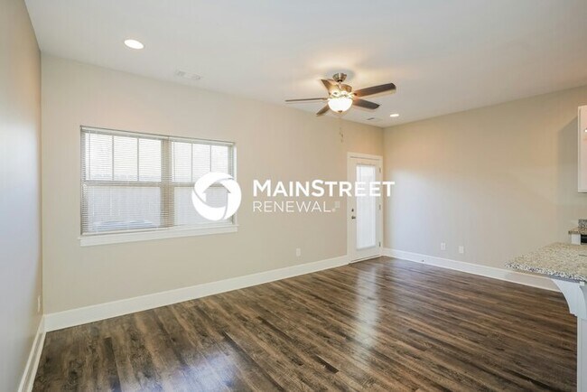 Foto del edificio - 3 Bedroom Pet-Friendly Home in Lebanon, TN with Main Street Renewal