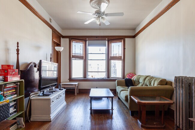 Foto del edificio - 3330 N Clark St