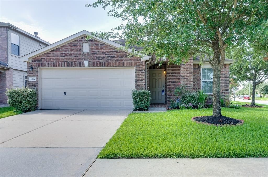Foto principal - 3302 Legends Landing Dr