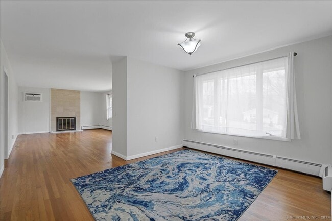 Building Photo - 16 Crestdale Rd