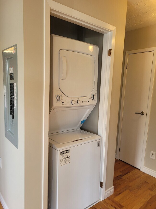 Photo du bâtiment - 30 Leacock Ct