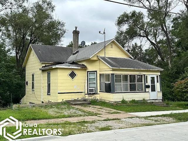 Building Photo - 1806 E Main St