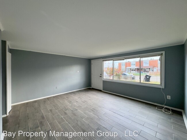 Building Photo - 3 br, 1 bath House - 7952 Eastdale Road