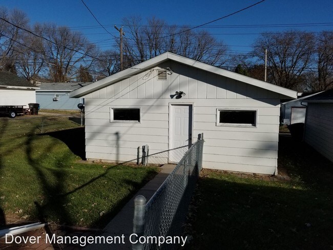 Building Photo - 3 br, 1.5 bath House - 203 S 18th St