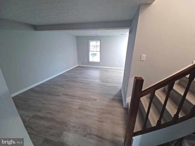 Building Photo - 7726 Mandan Rd