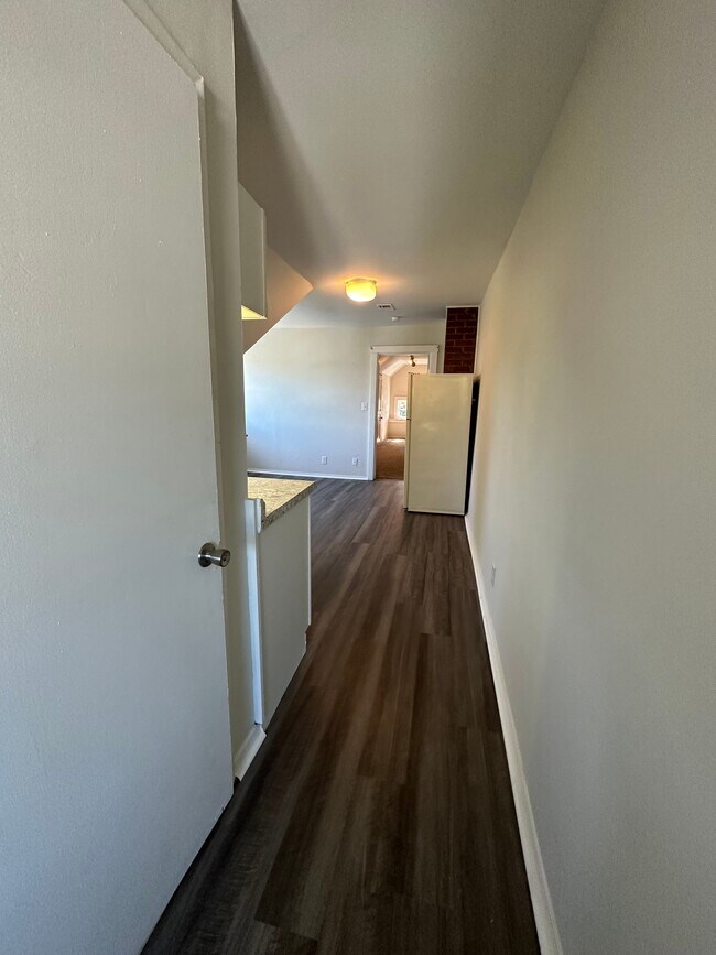 Foto del edificio - 4173 Forest Ave
