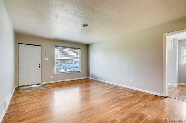 Foto del edificio - 1281 Quentin St