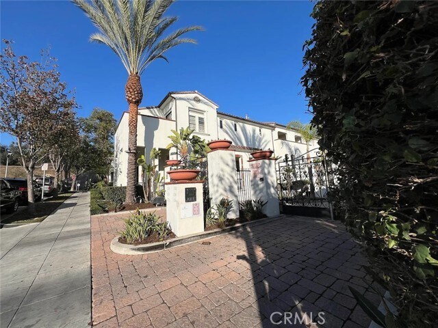 Building Photo - 1752 Grand Ave