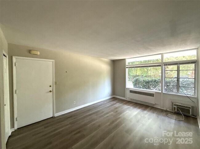 Foto del edificio - 2126 E 7th St