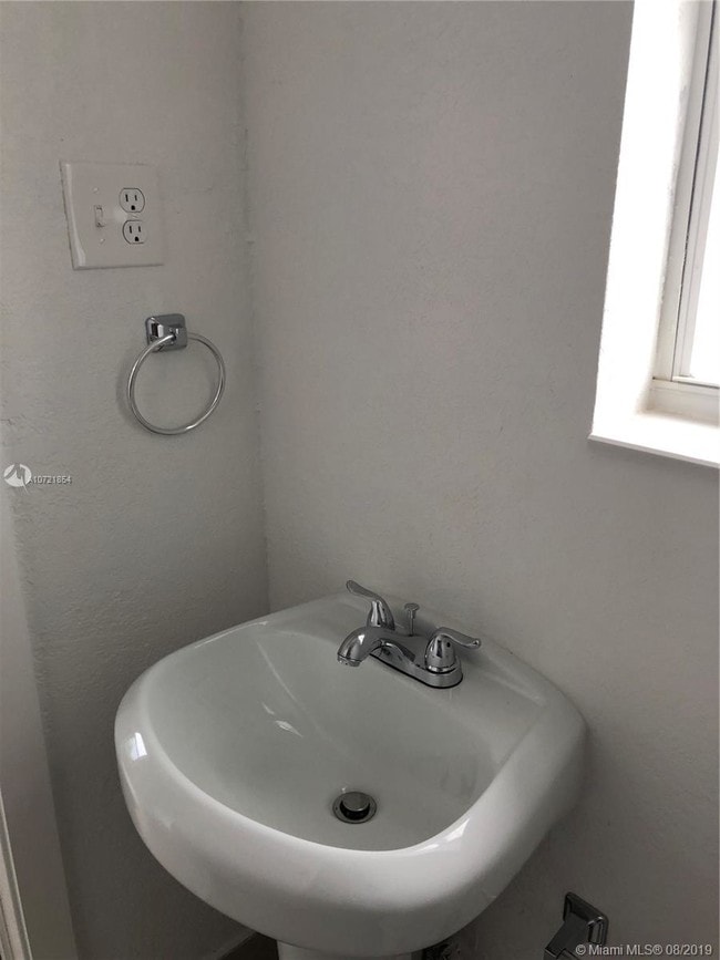 Foto del edificio - 2513 SW 10th St