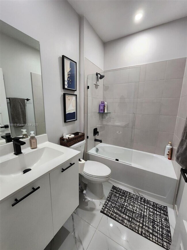 Foto del edificio - 8363 NW 41st St