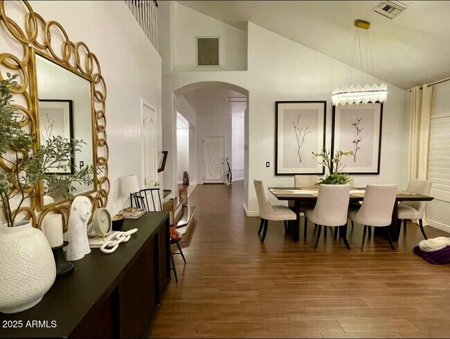 Foto del edificio - 1414 N Saddle St