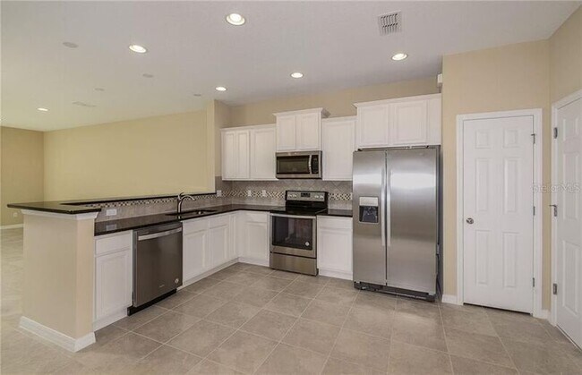 Foto del edificio - 3890 Grassland Dr