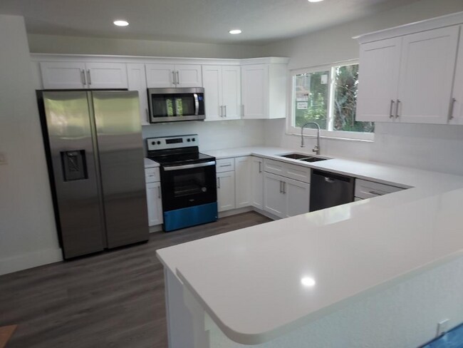 Building Photo - 18018 Avonsdale Cir