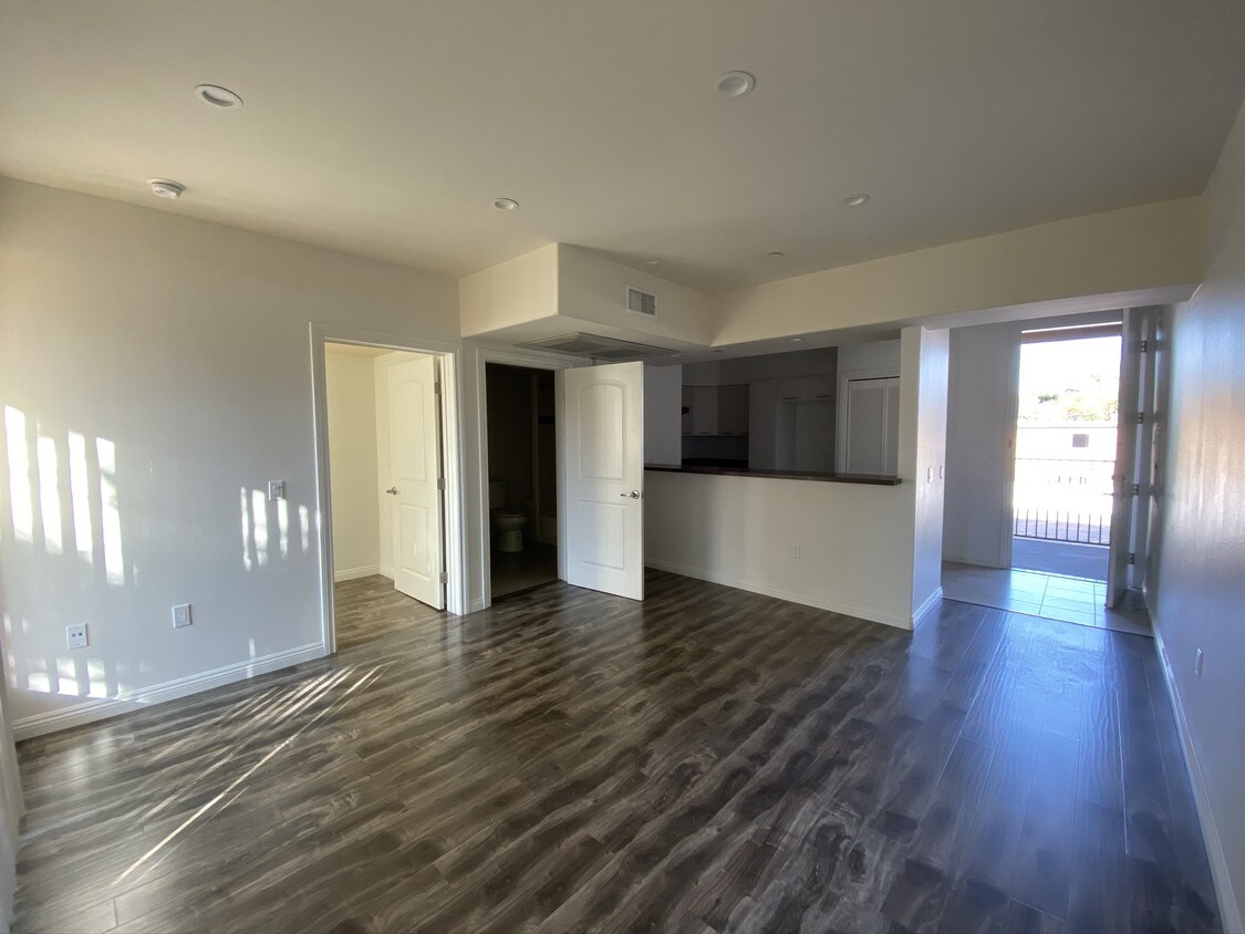 Foto principal - 14618 Sylvan St