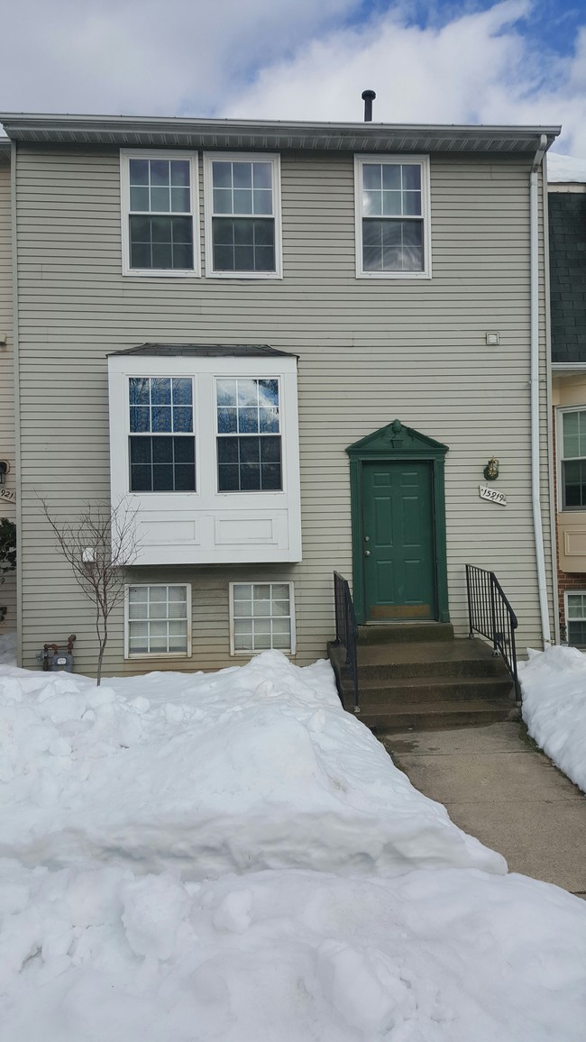 Front view - 15919 Indian Hills Terrace