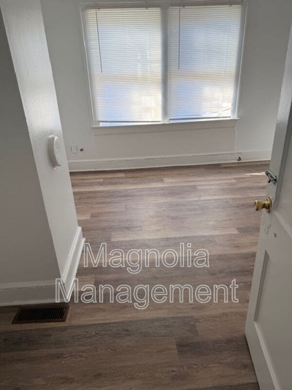 Foto del edificio - 1436 Perry Ave