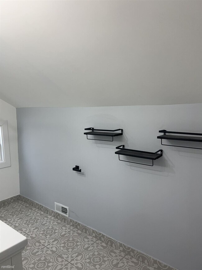 Building Photo - 3 br, 2 bath Duplex - 5272 Courville Stree...