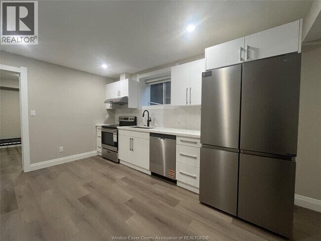 Photo du bâtiment - 917 McKay Ave