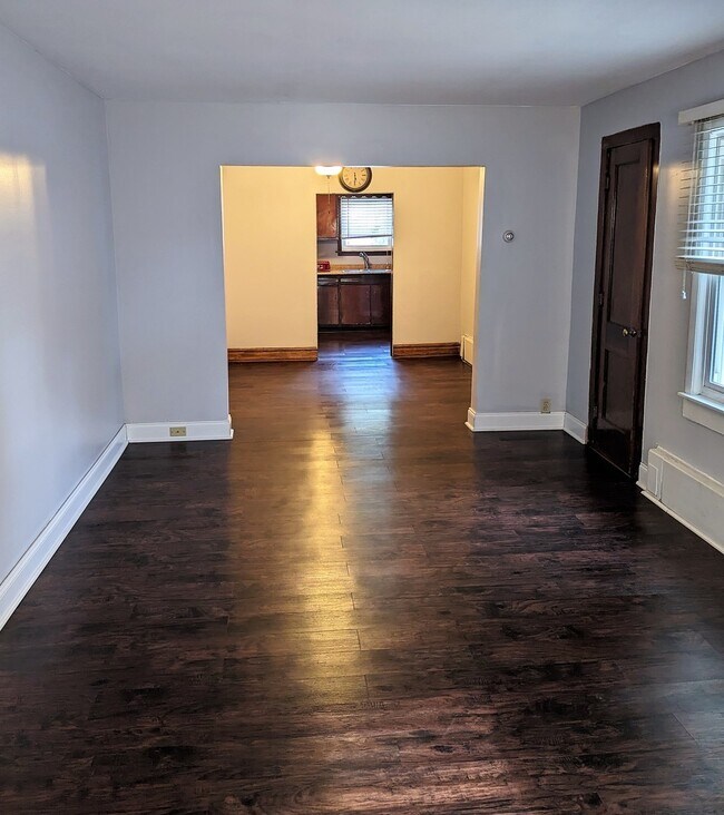 Foto del edificio - 18233 Ridgewood Ave