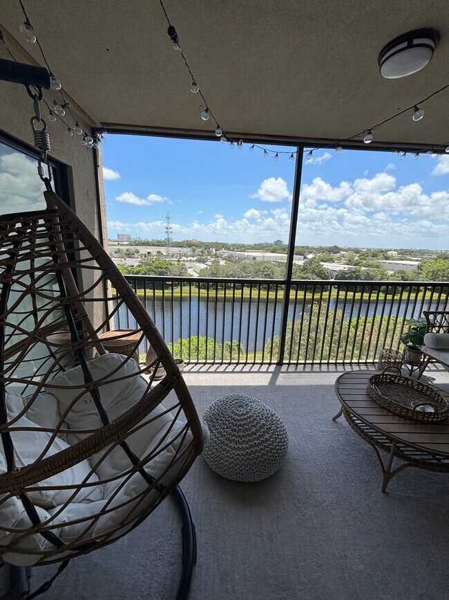 Balcony - 2202 S Cypress Bend Dr