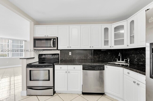 Foto del edificio - 2750 NE 183rd St