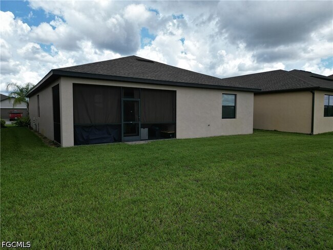 Building Photo - 14499 Cantabria Dr